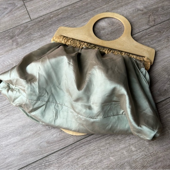 Elegant Beige Patterned Handbag - Picture 7 of 10